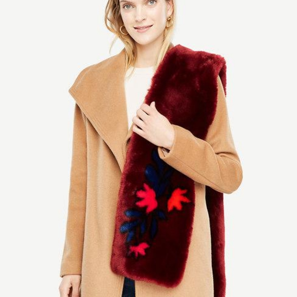 NWT Ann Taylor Floral Faux Fur Stole In Scarlet Lily